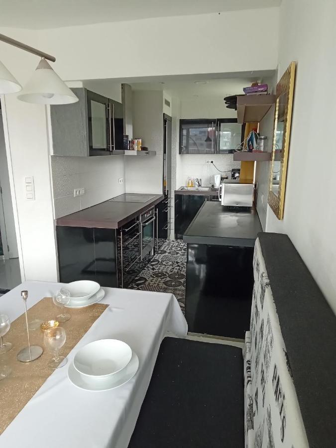 Liege Centre Mediacite Appartement Possible Parking Terrasse Immense 8Eme Pour 2 Personnes Exterior photo